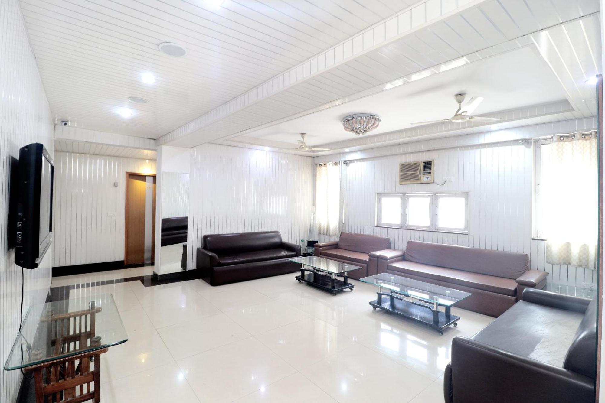 Hotel O Le Bon Ton Ludhiana Bagian luar foto