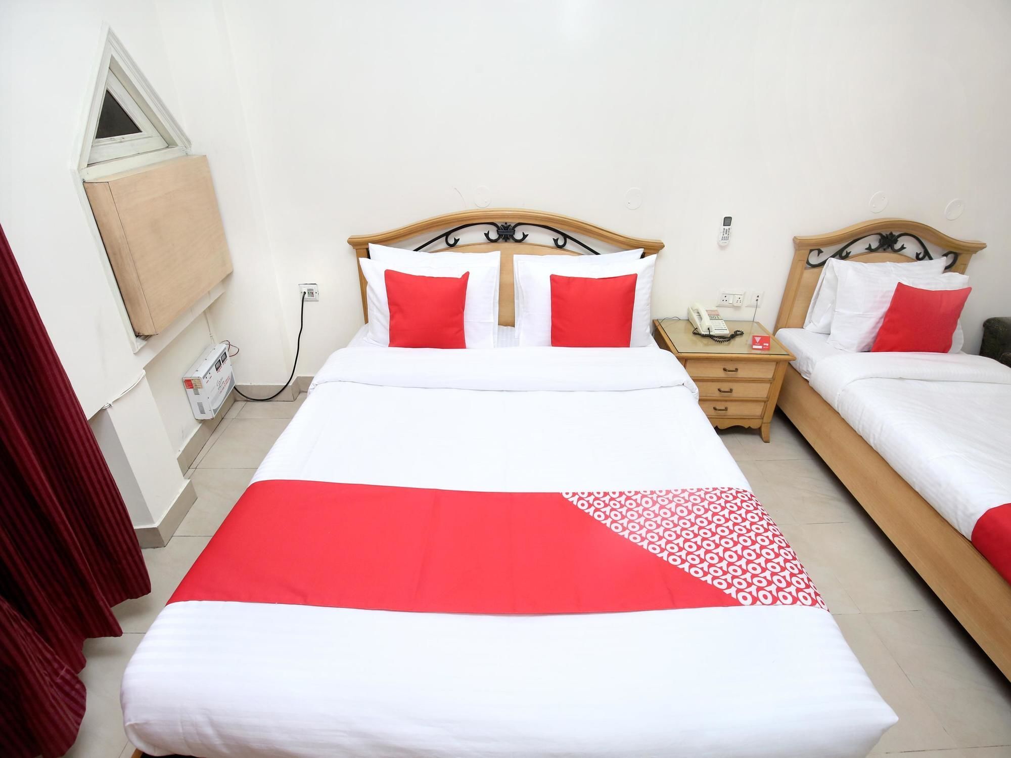 Hotel O Le Bon Ton Ludhiana Bagian luar foto